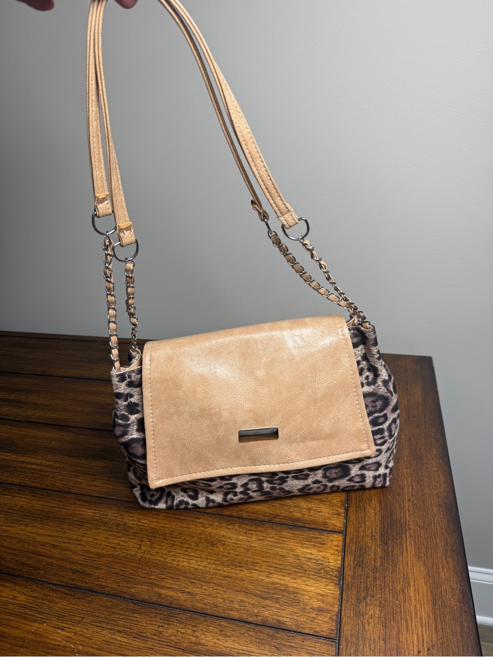 Leopard Print Small Shoulder Bag Beige/Black Gold Chain Strap Zip Pocket